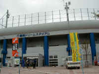 turuoka_stadiumgate.jpg (56432 �o�C�g)